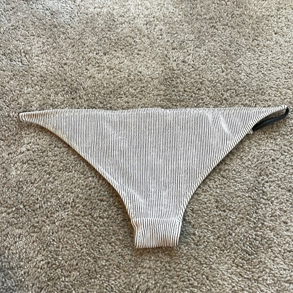 Made By Dawn Ribbed Bottom - Picture 4 of 4